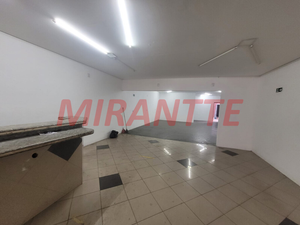 Comercial de 932m² em Imirim
