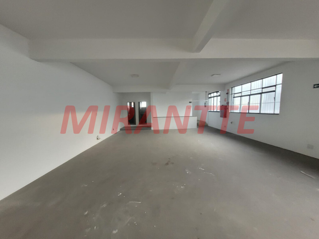 Comercial de 932m² em Imirim