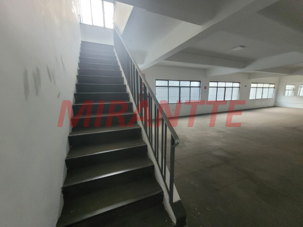 Comercial de 932m² em Imirim