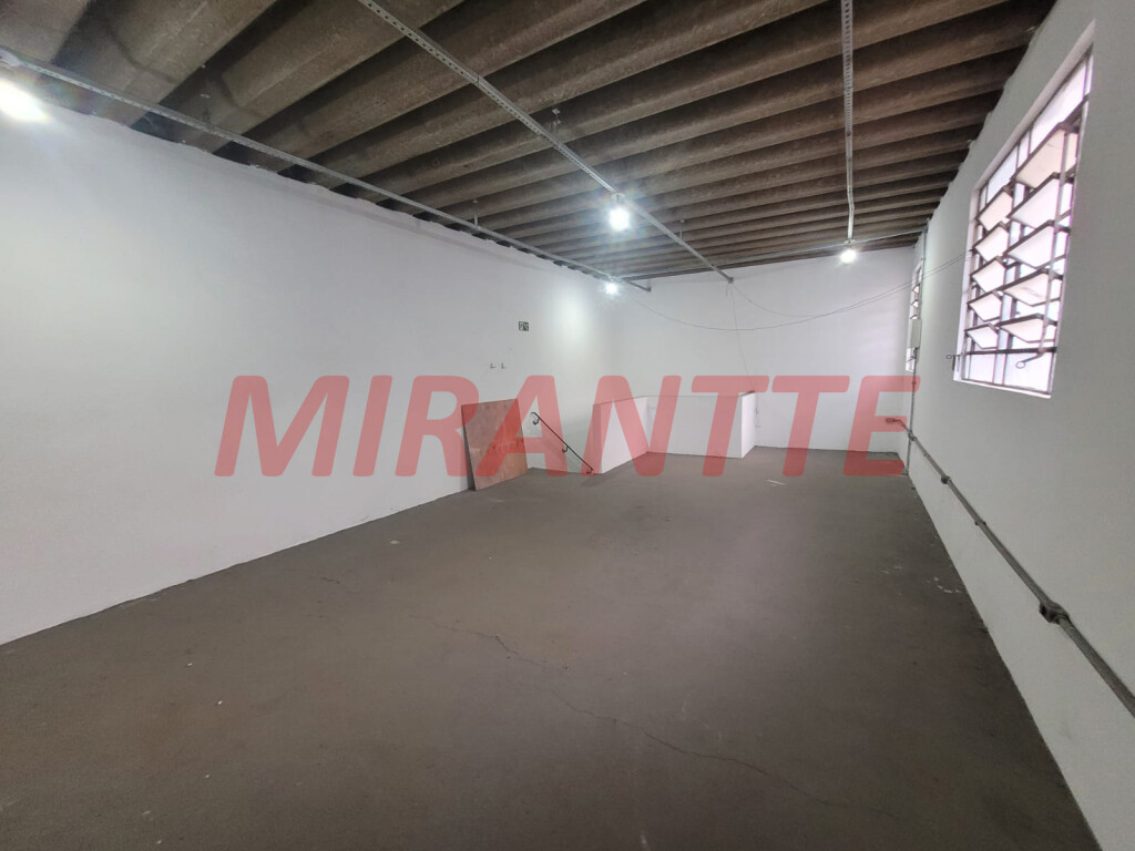 Comercial de 932m² em Imirim