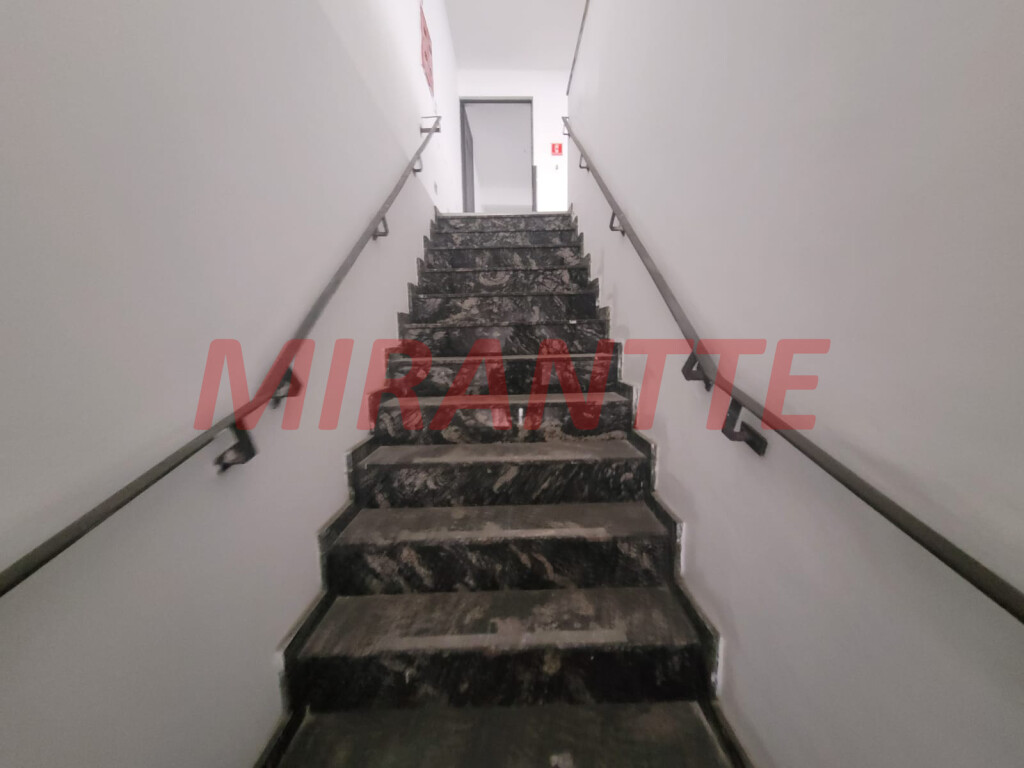 Comercial de 932m² em Imirim