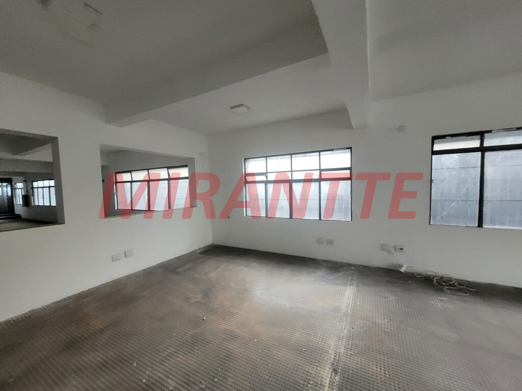 Comercial de 932m² em Imirim