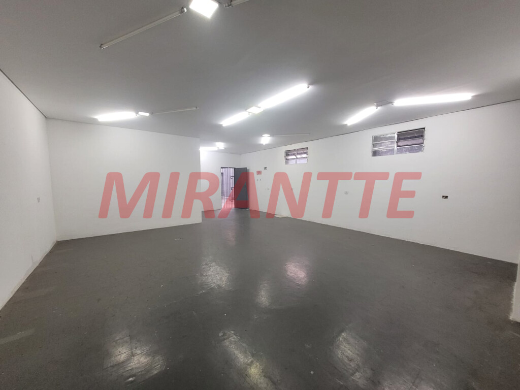 Comercial de 932m² em Imirim