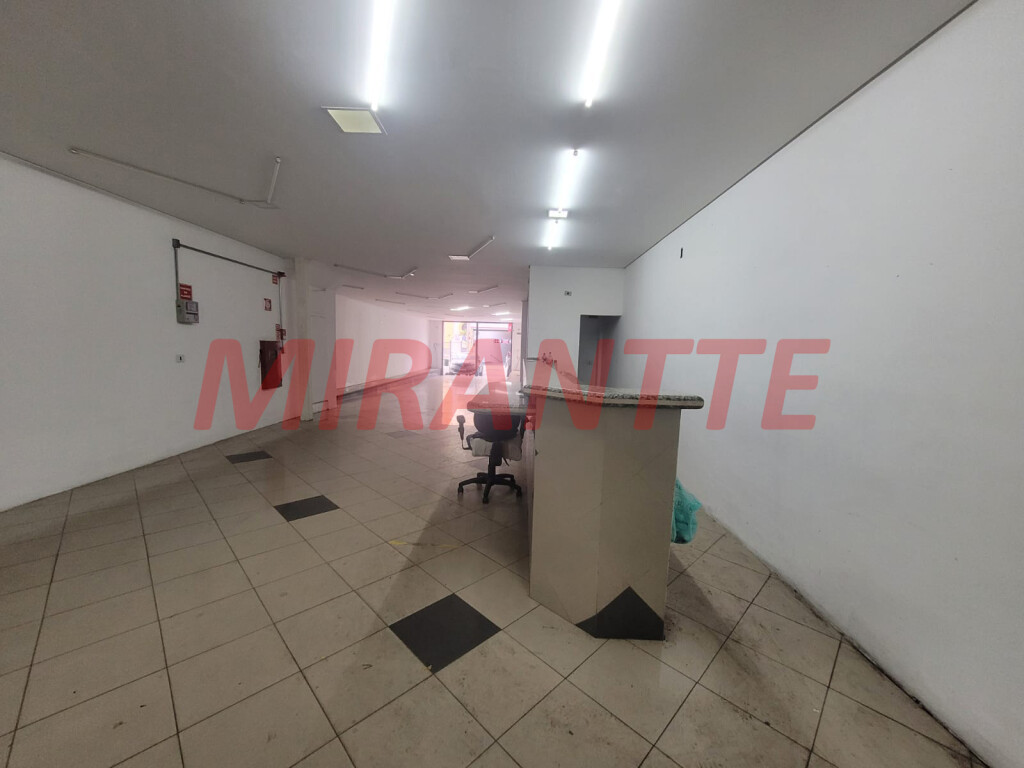 Comercial de 932m² em Imirim