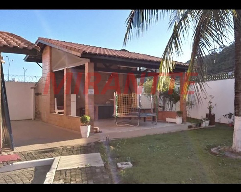 Sobrado de 97m² com 3 quartos em CENTRO