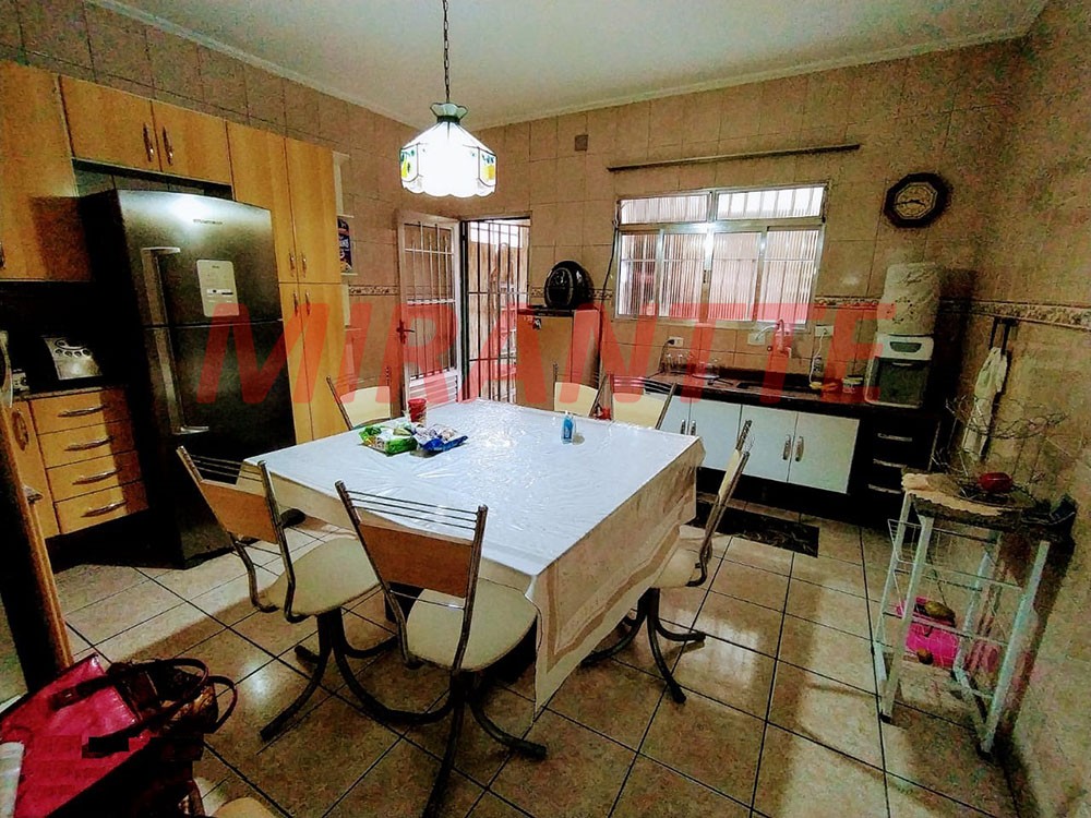 Sobrado de 243m² com 5 quartos em Jardim Brasil