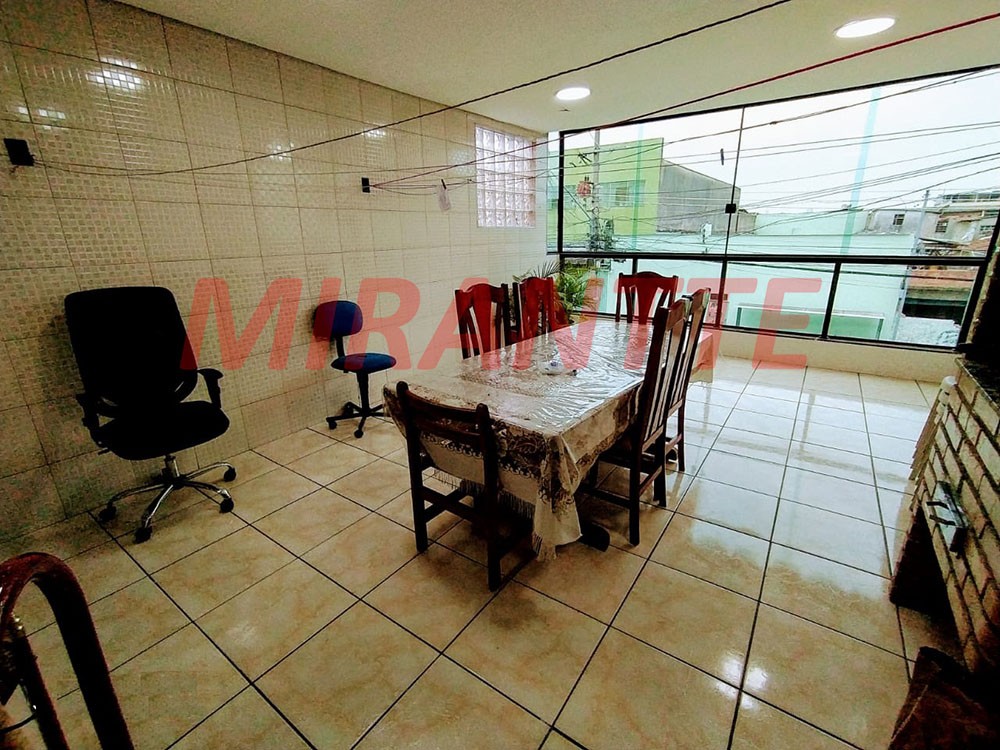 Sobrado de 243m² com 5 quartos em Jardim Brasil