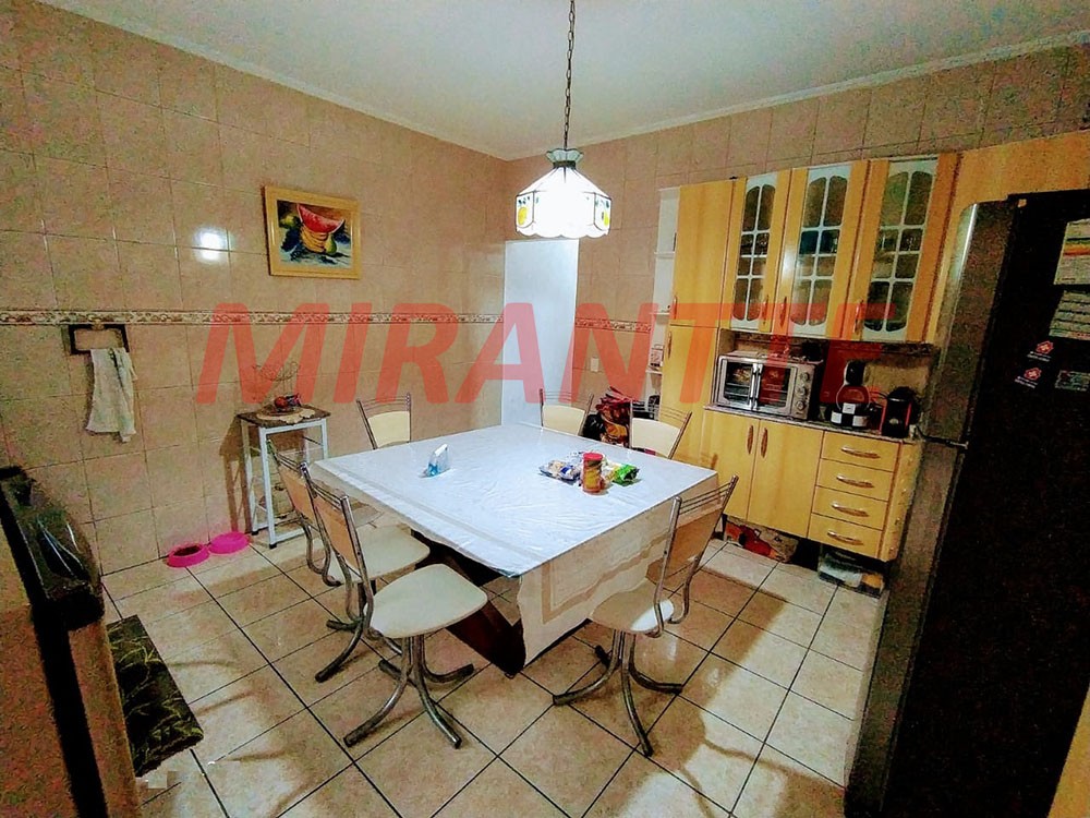 Sobrado de 243m² com 5 quartos em Jardim Brasil