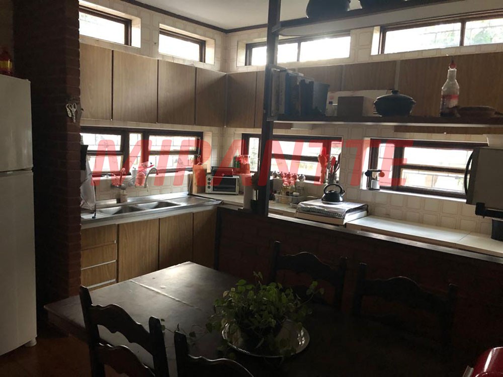 Sobrado de 180m² com 4 quartos em Pompéia