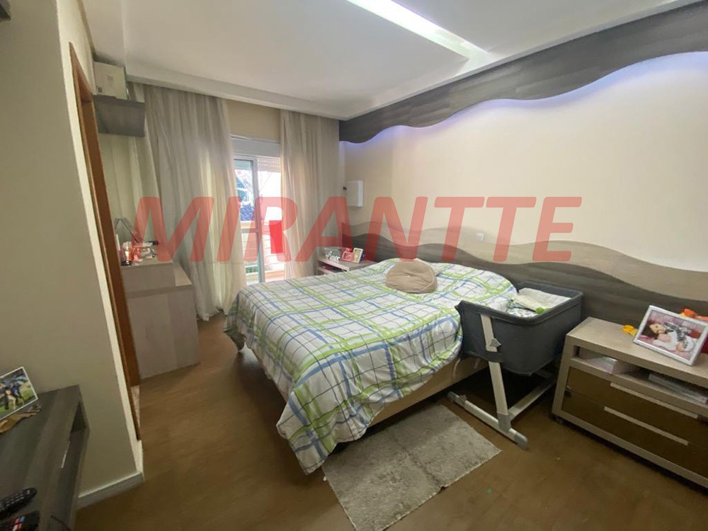 Sobrado de 550m² com 3 quartos em Jardim Guapíra