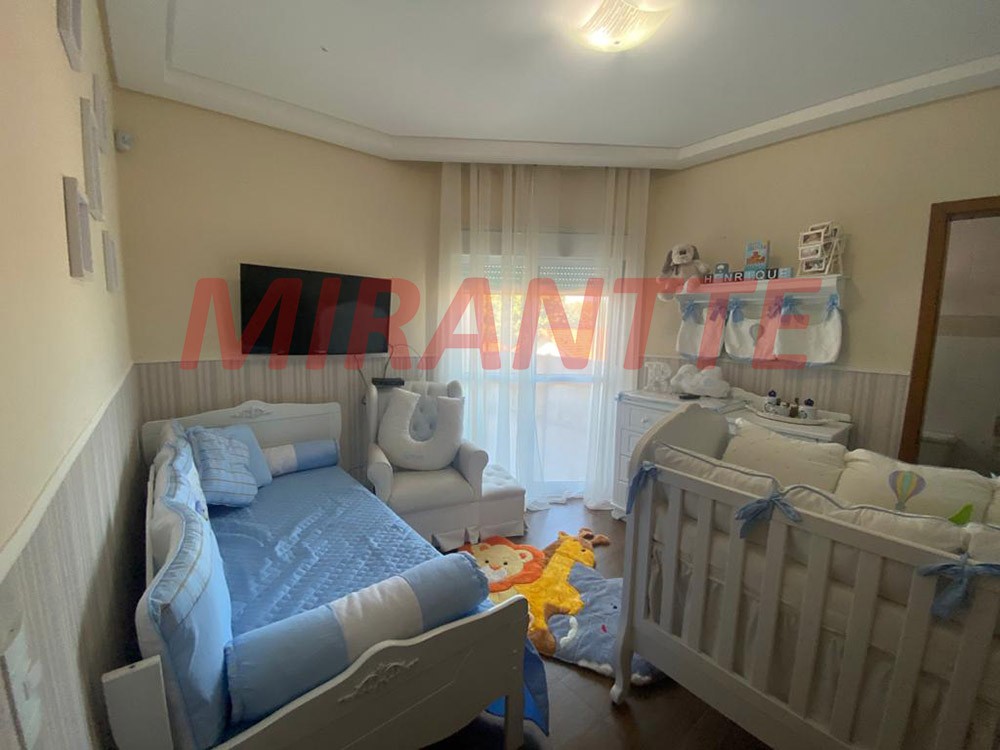 Sobrado de 550m² com 3 quartos em Jardim Guapíra