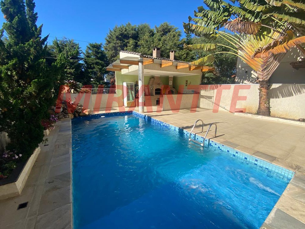 Sobrado de 550m² com 3 quartos em Jardim Guapíra
