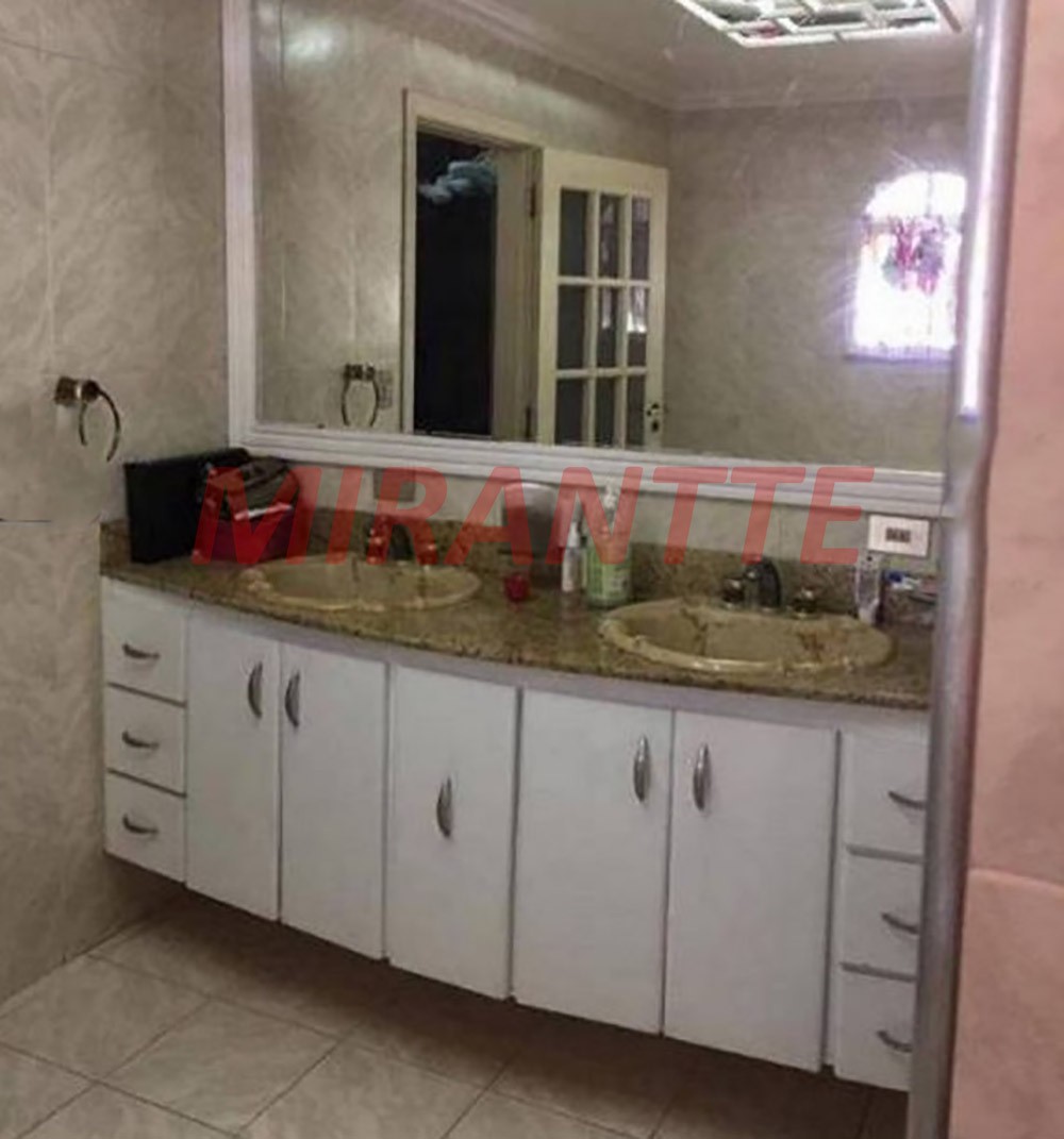 Sobrado de 250m² com 3 quartos em Imirim