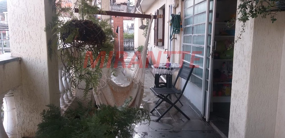 Sobrado de 192m² com 4 quartos em Água Fria