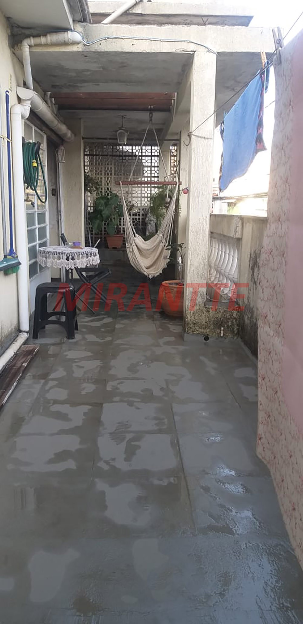 Sobrado de 192m² com 4 quartos em Água Fria