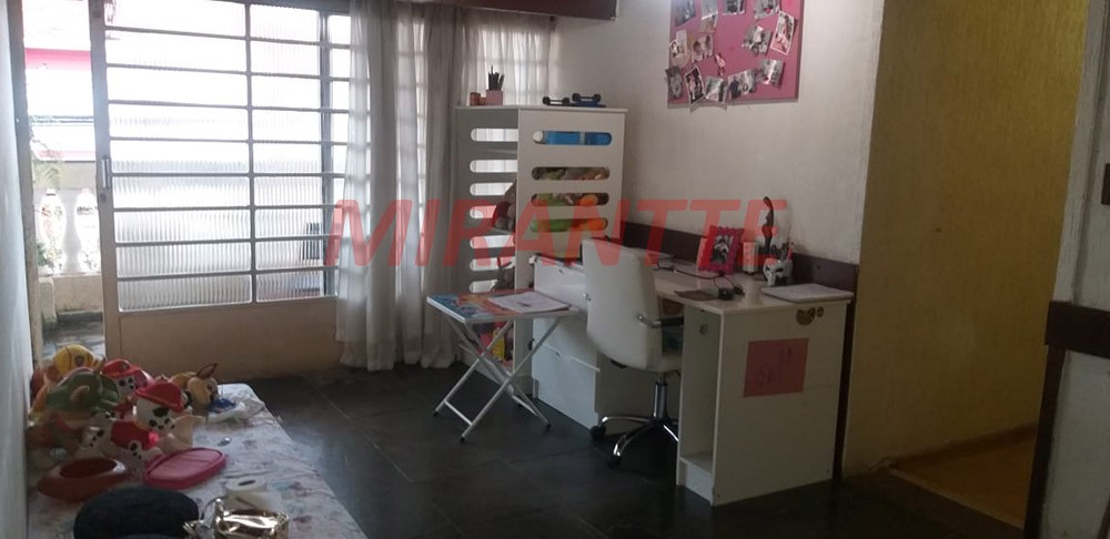 Sobrado de 192m² com 4 quartos em Água Fria