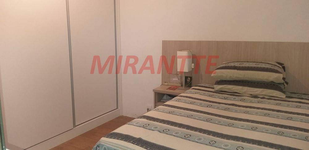 Sobrado de 192m² com 4 quartos em Água Fria