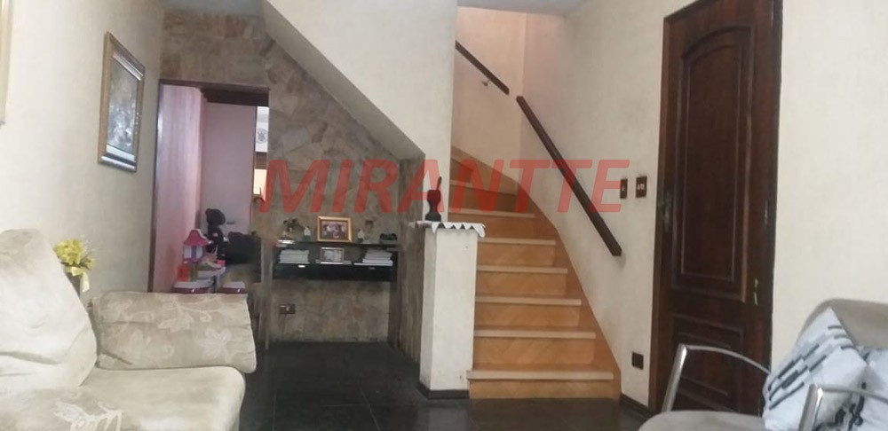 Sobrado de 192m² com 4 quartos em Água Fria