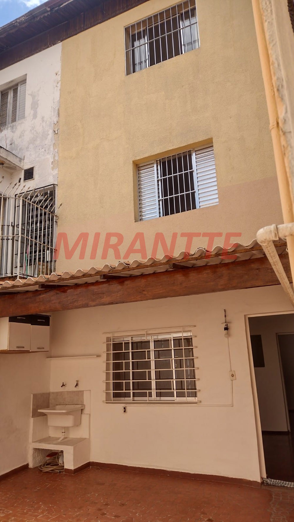 Sobrado de 246m² com 6 quartos em Vila Pauliceia