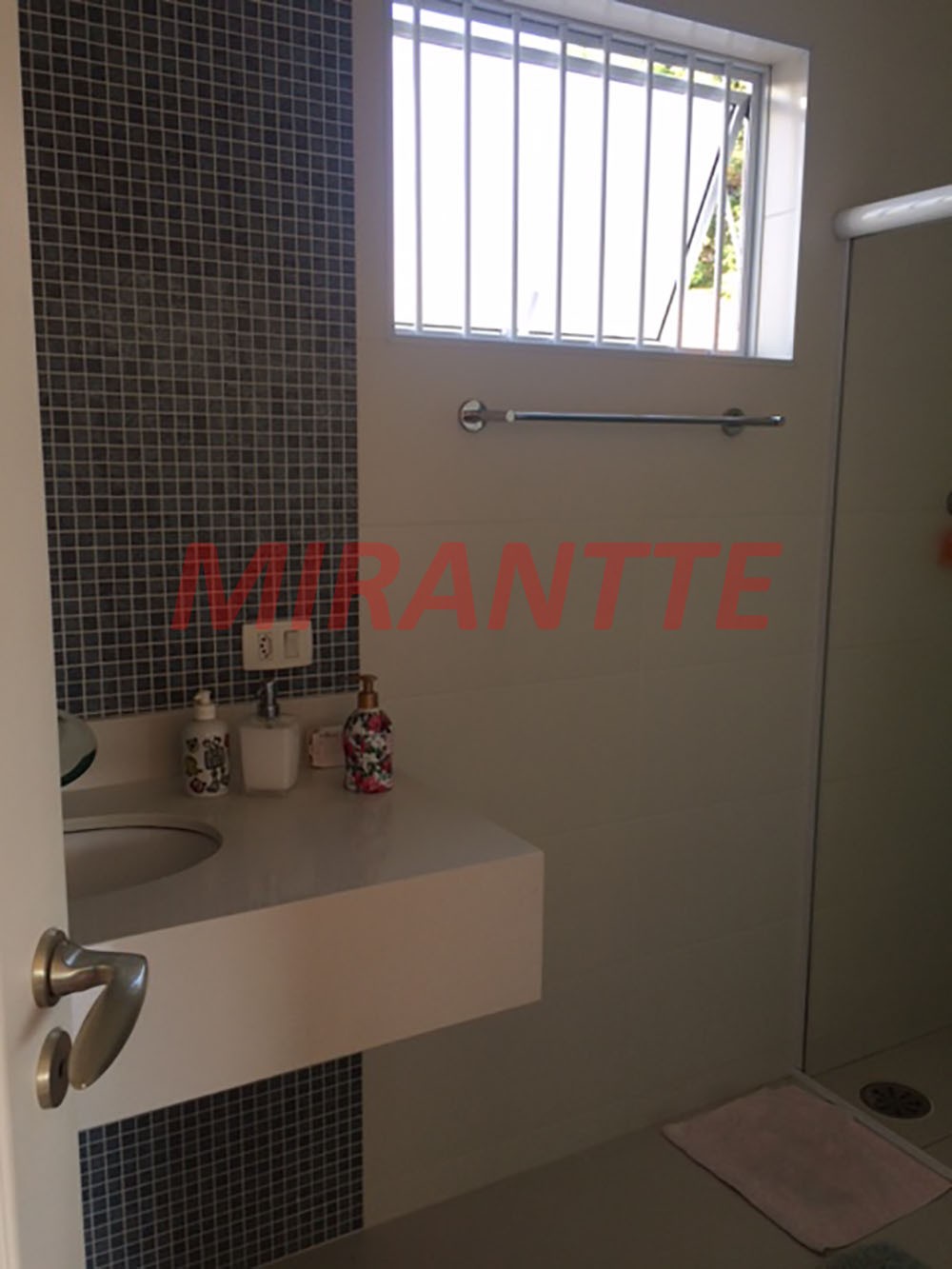 Sobrado de 222m² com 3 quartos em Vila Rosália