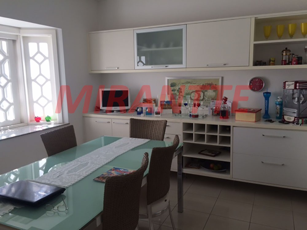 Sobrado de 222m² com 3 quartos em Vila Rosália