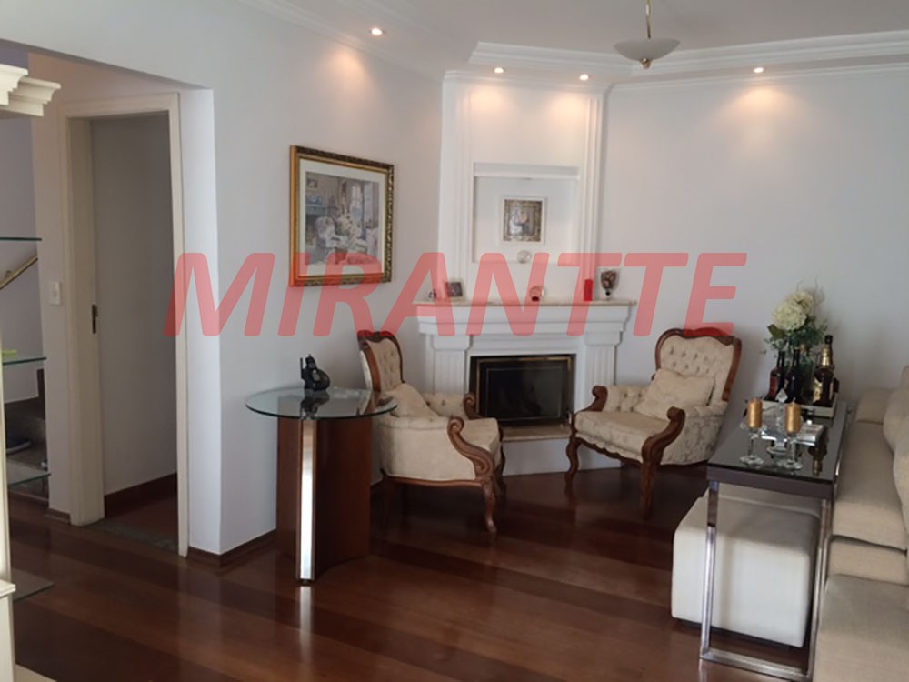 Sobrado de 222m² com 3 quartos em Vila Rosália