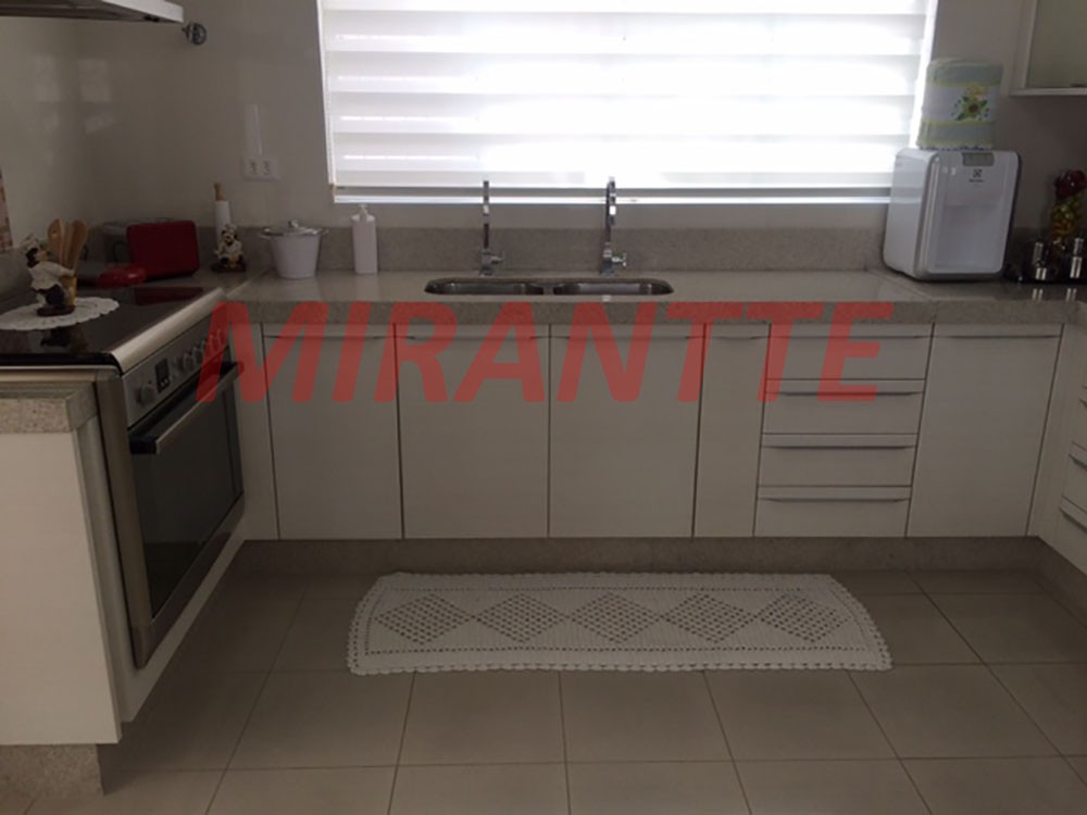 Sobrado de 222m² com 3 quartos em Vila Rosália