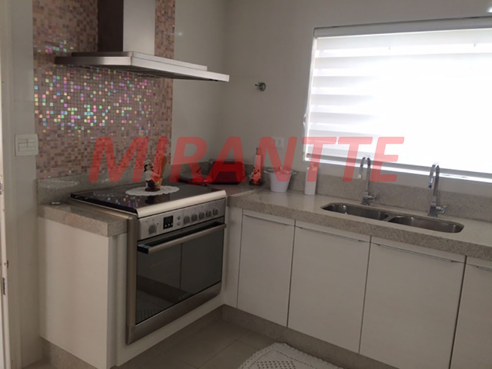 Sobrado de 222m² com 3 quartos em Vila Rosália