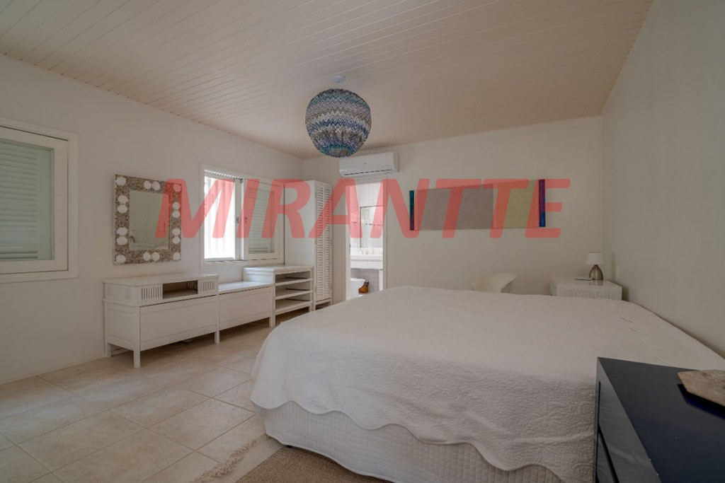 Sobrado de 588m² com 7 quartos em Maresias