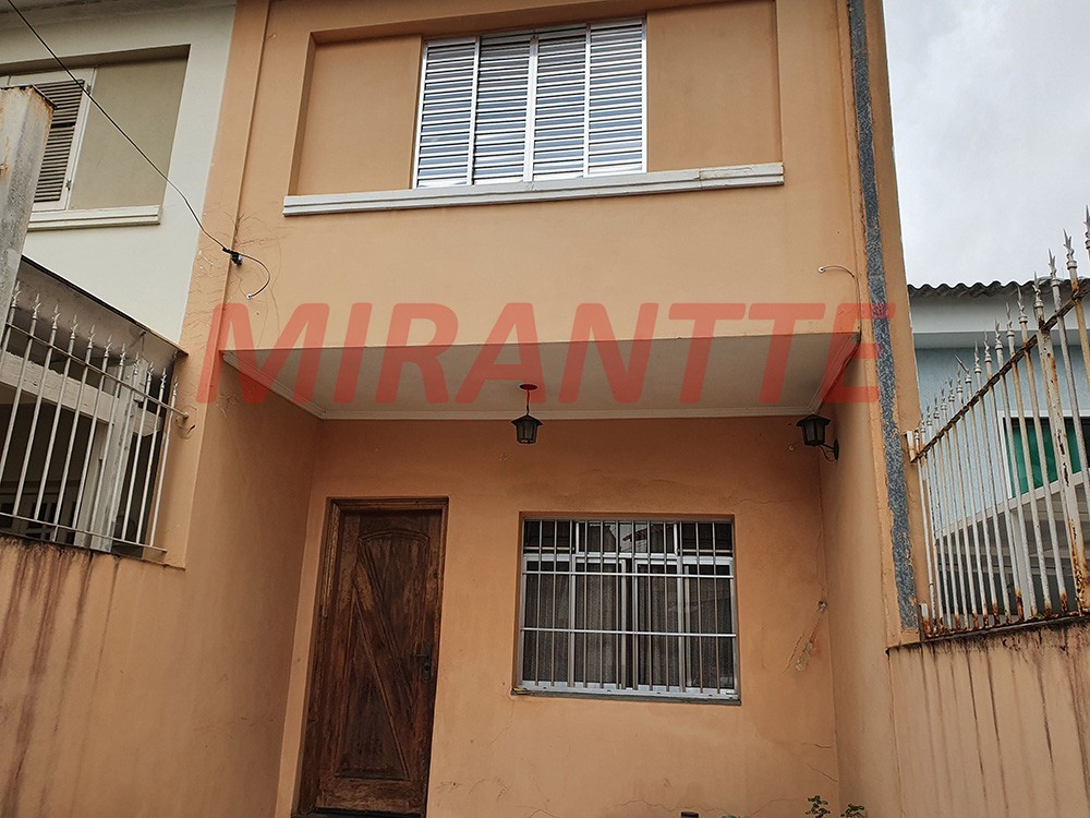 Sobrado de 167m² com 3 quartos em Água Fria