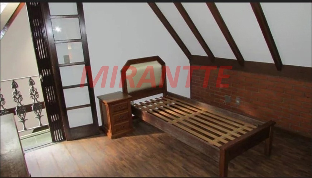 Sobrado de 230m² com 4 quartos em Vila Palmeira