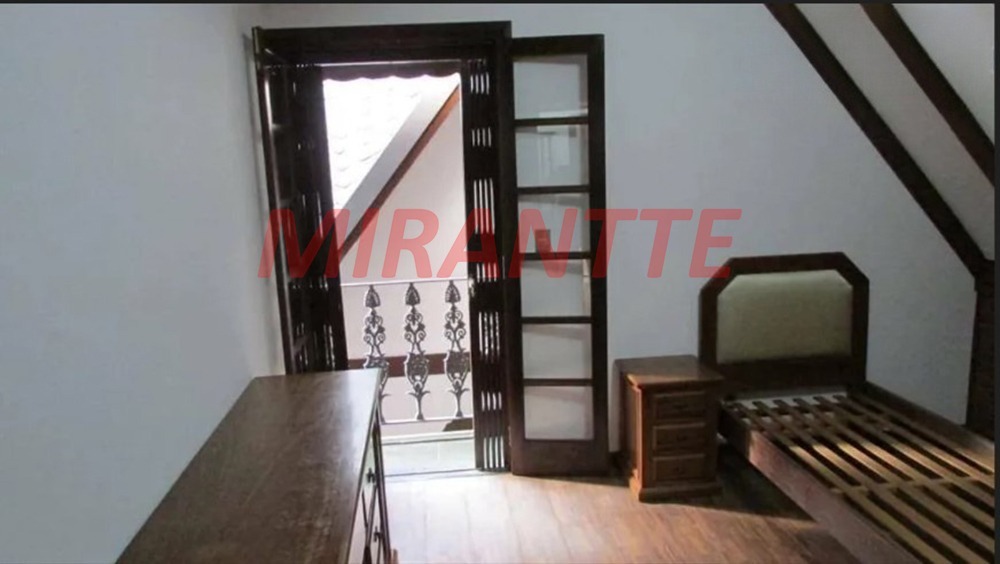 Sobrado de 230m² com 4 quartos em Vila Palmeira