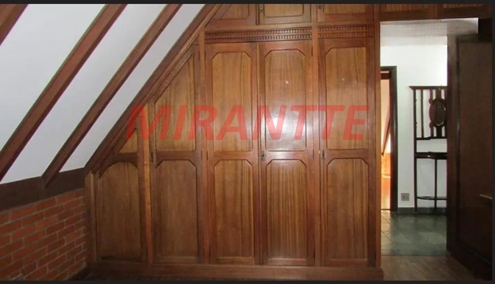 Sobrado de 230m² com 4 quartos em Vila Palmeira