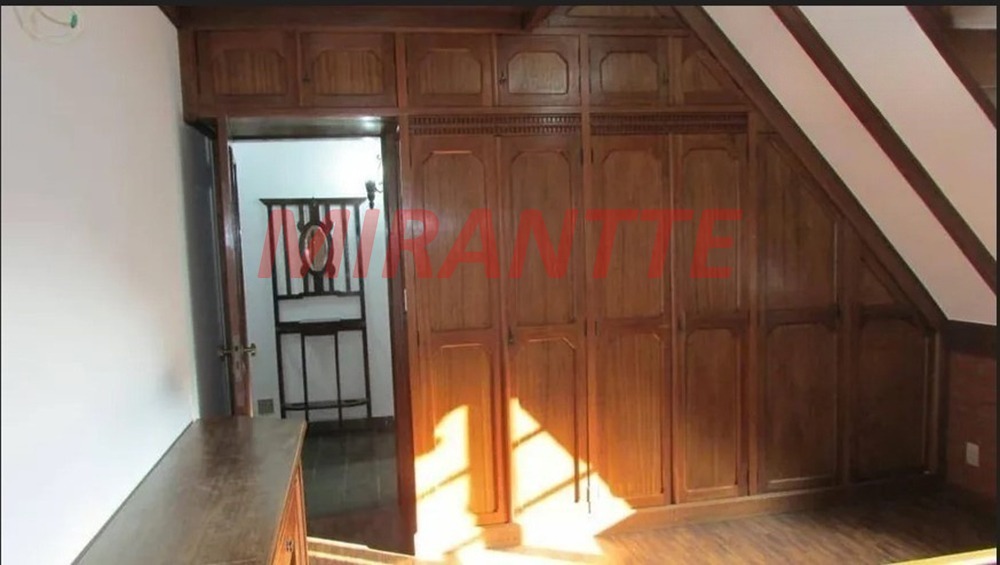 Sobrado de 230m² com 4 quartos em Vila Palmeira