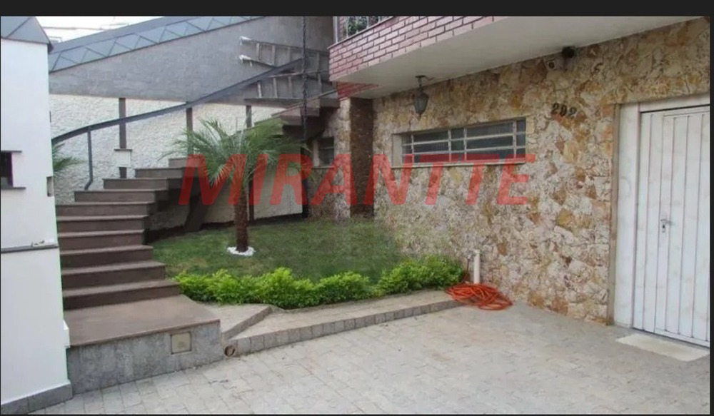 Sobrado de 230m² com 4 quartos em Vila Palmeira