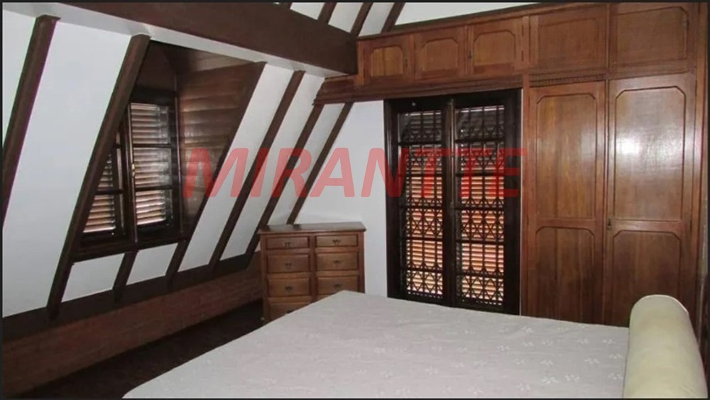 Sobrado de 230m² com 4 quartos em Vila Palmeira