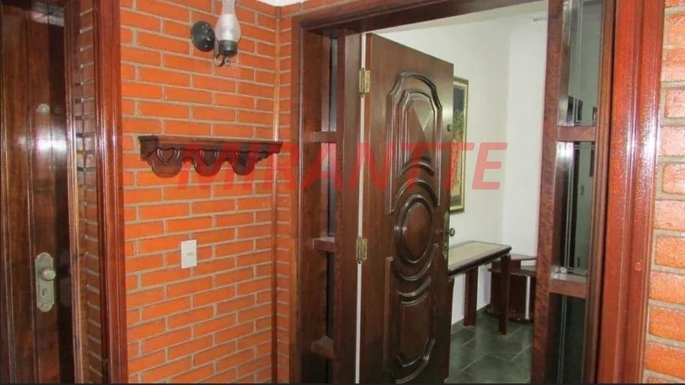 Sobrado de 230m² com 4 quartos em Vila Palmeira