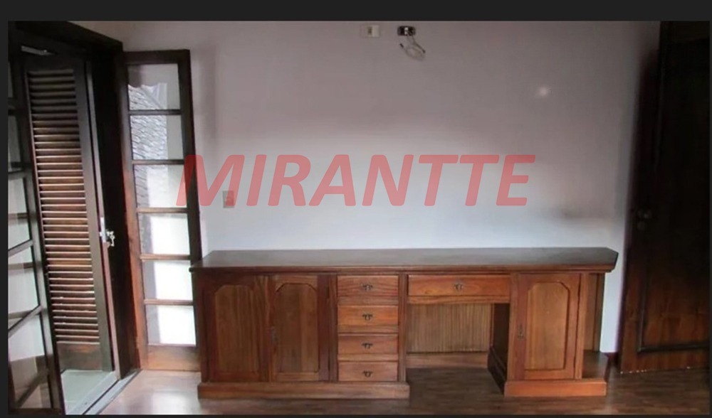 Sobrado de 230m² com 4 quartos em Vila Palmeira