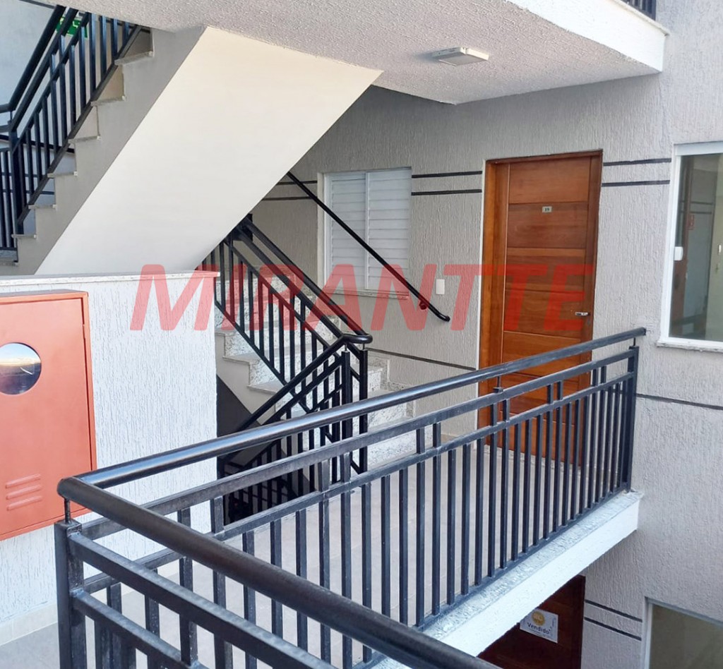 Apartamento de 35m² com 2 quartos em Vila Nivi