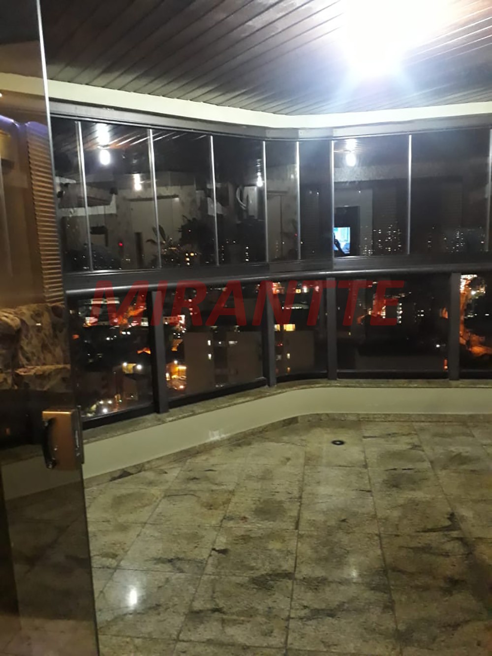 Apartamento de 253m² com 4 quartos em Santana