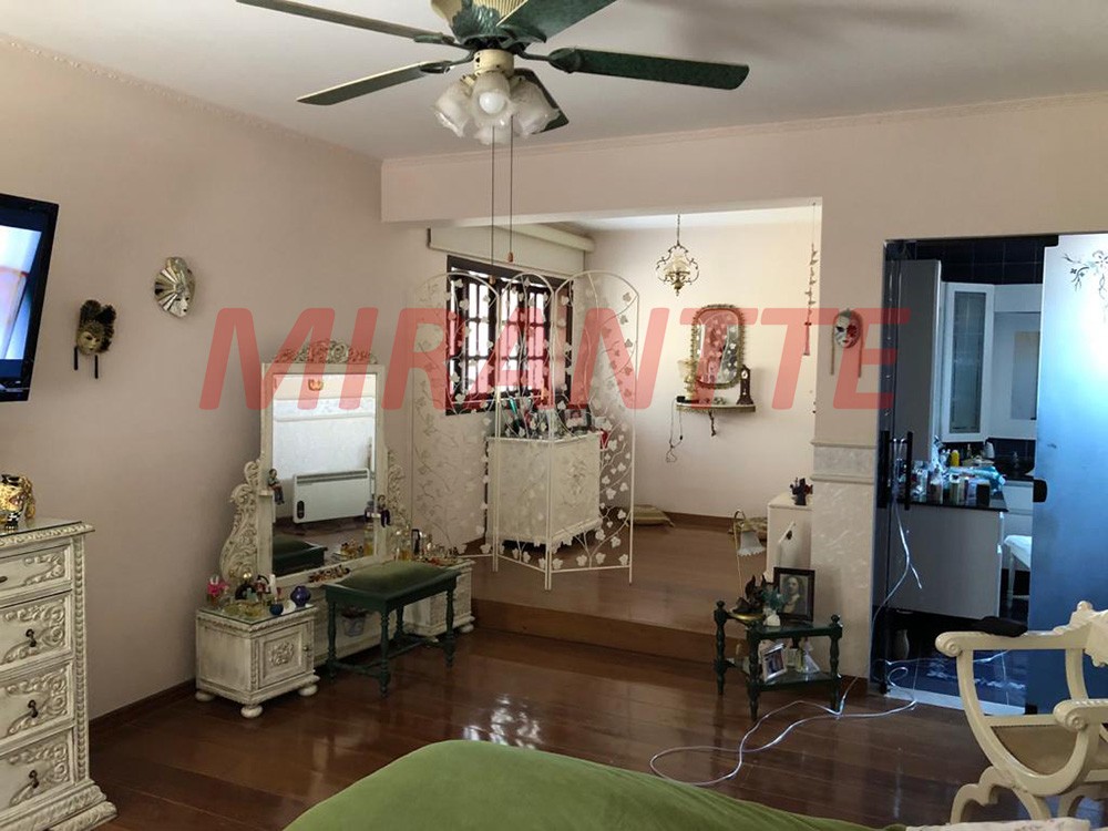 Sobrado de 422m² com 5 quartos em Tremembe