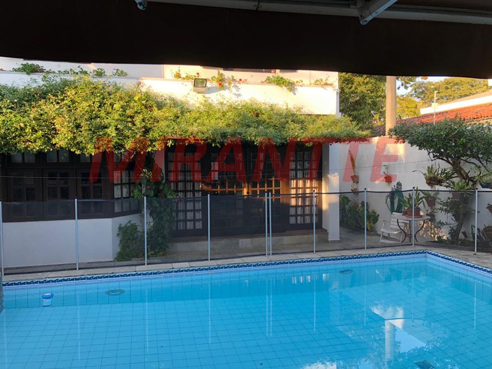 Sobrado de 422m² com 5 quartos em Tremembe