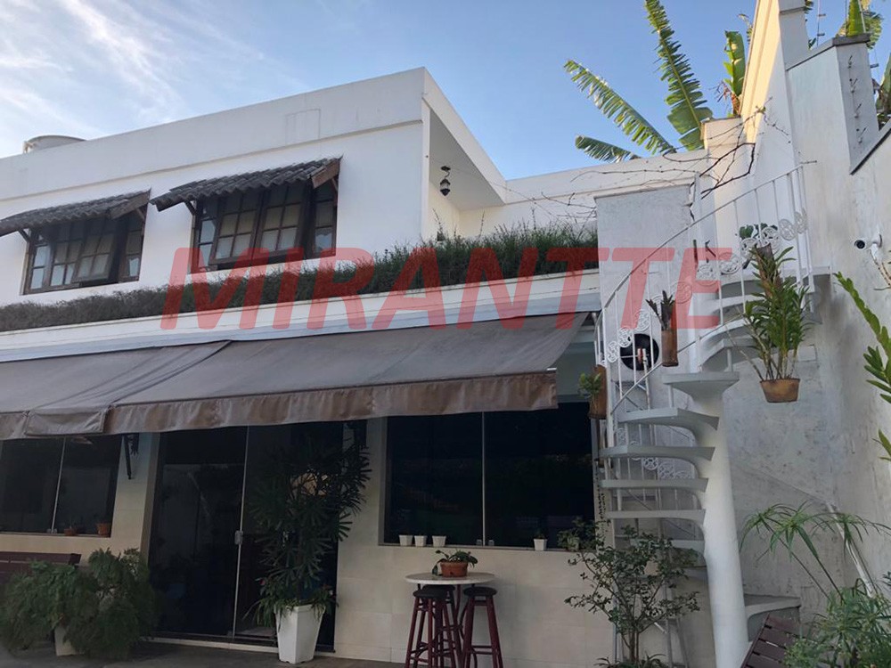 Sobrado de 422m² com 5 quartos em Tremembe