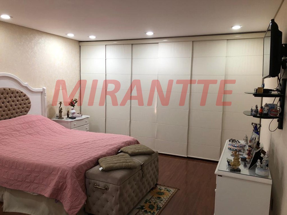 Sobrado de 422m² com 5 quartos em Tremembe