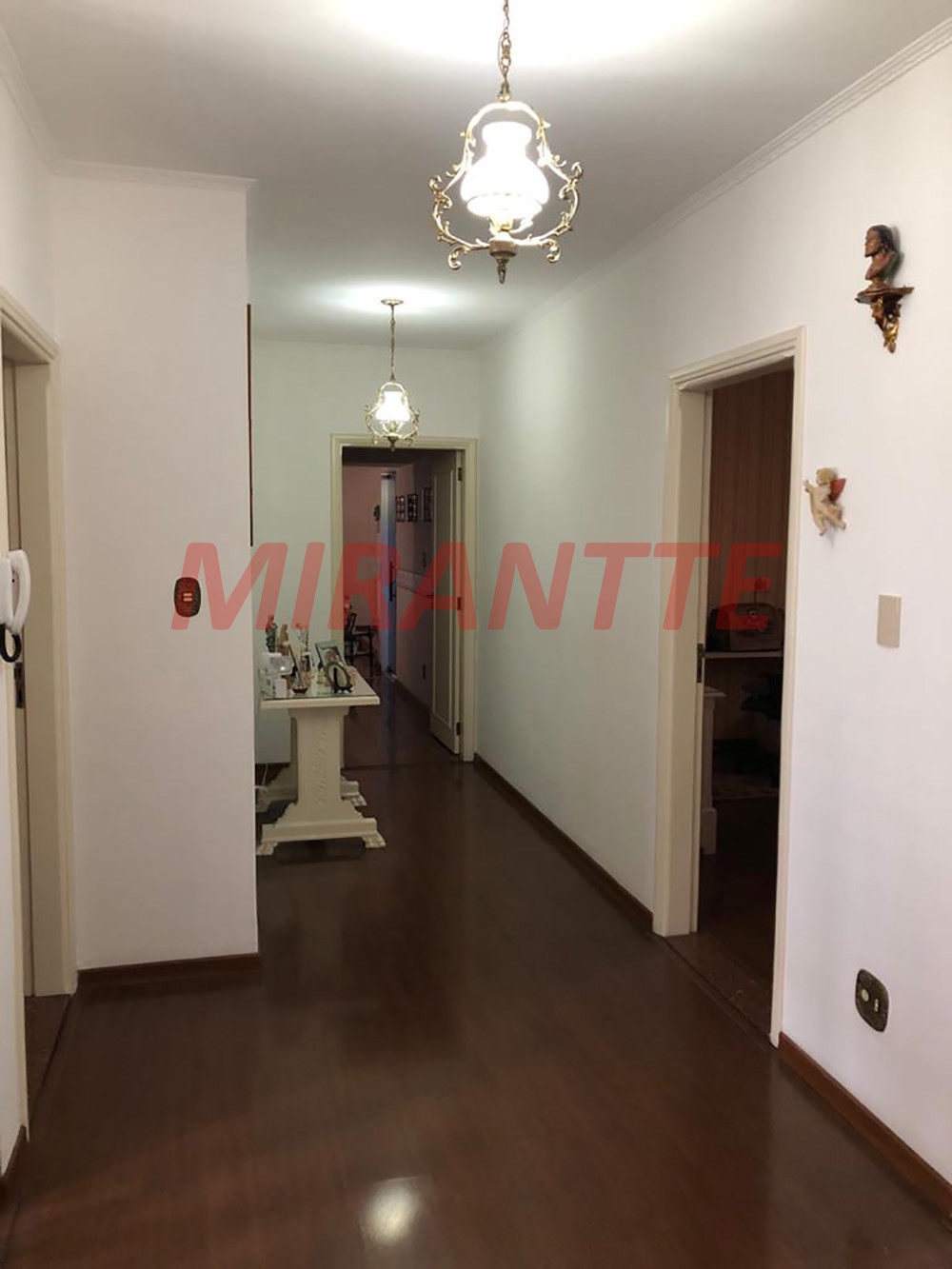Sobrado de 422m² com 5 quartos em Tremembe