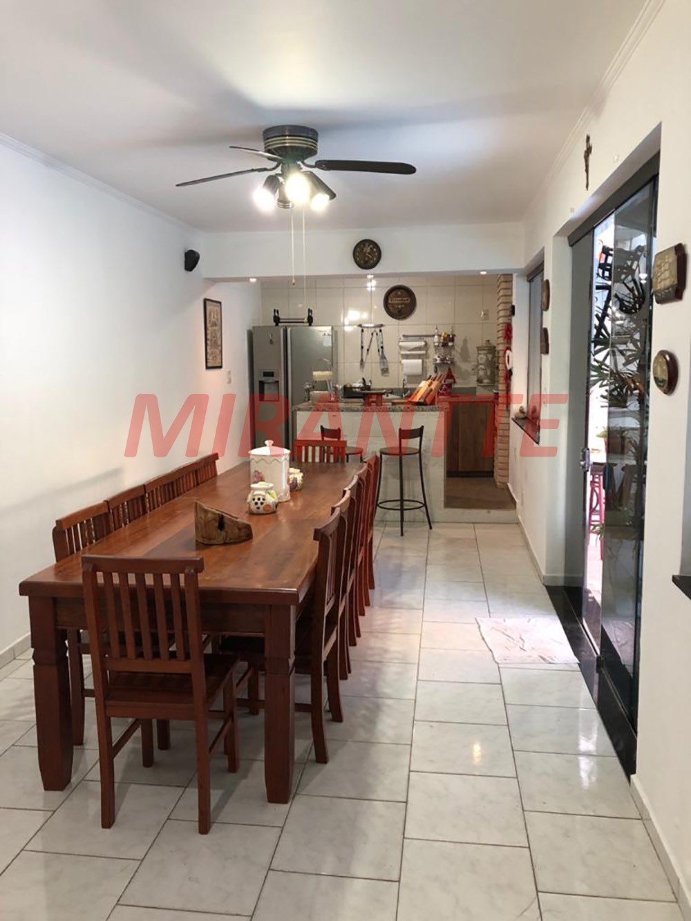 Sobrado de 422m² com 5 quartos em Tremembe