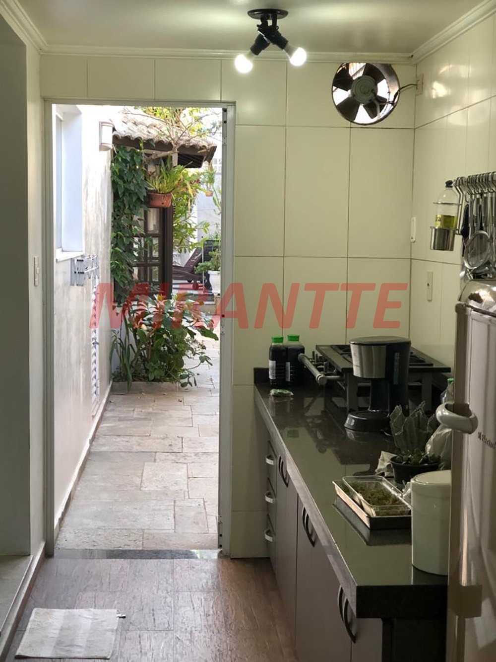 Sobrado de 422m² com 5 quartos em Tremembe