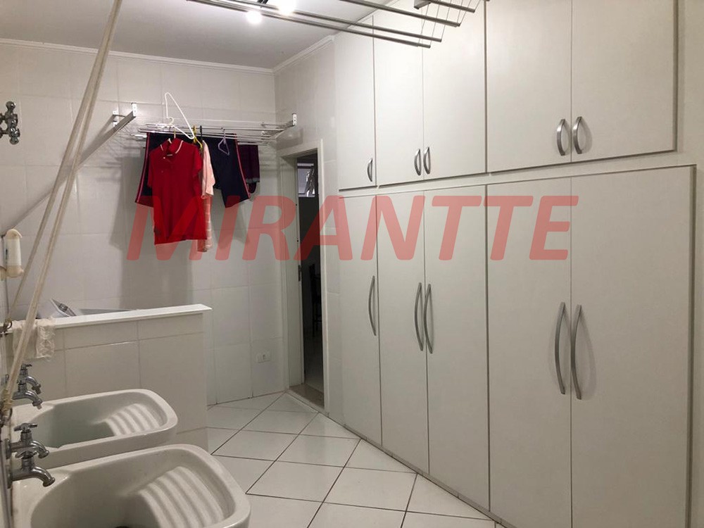 Sobrado de 422m² com 5 quartos em Tremembe