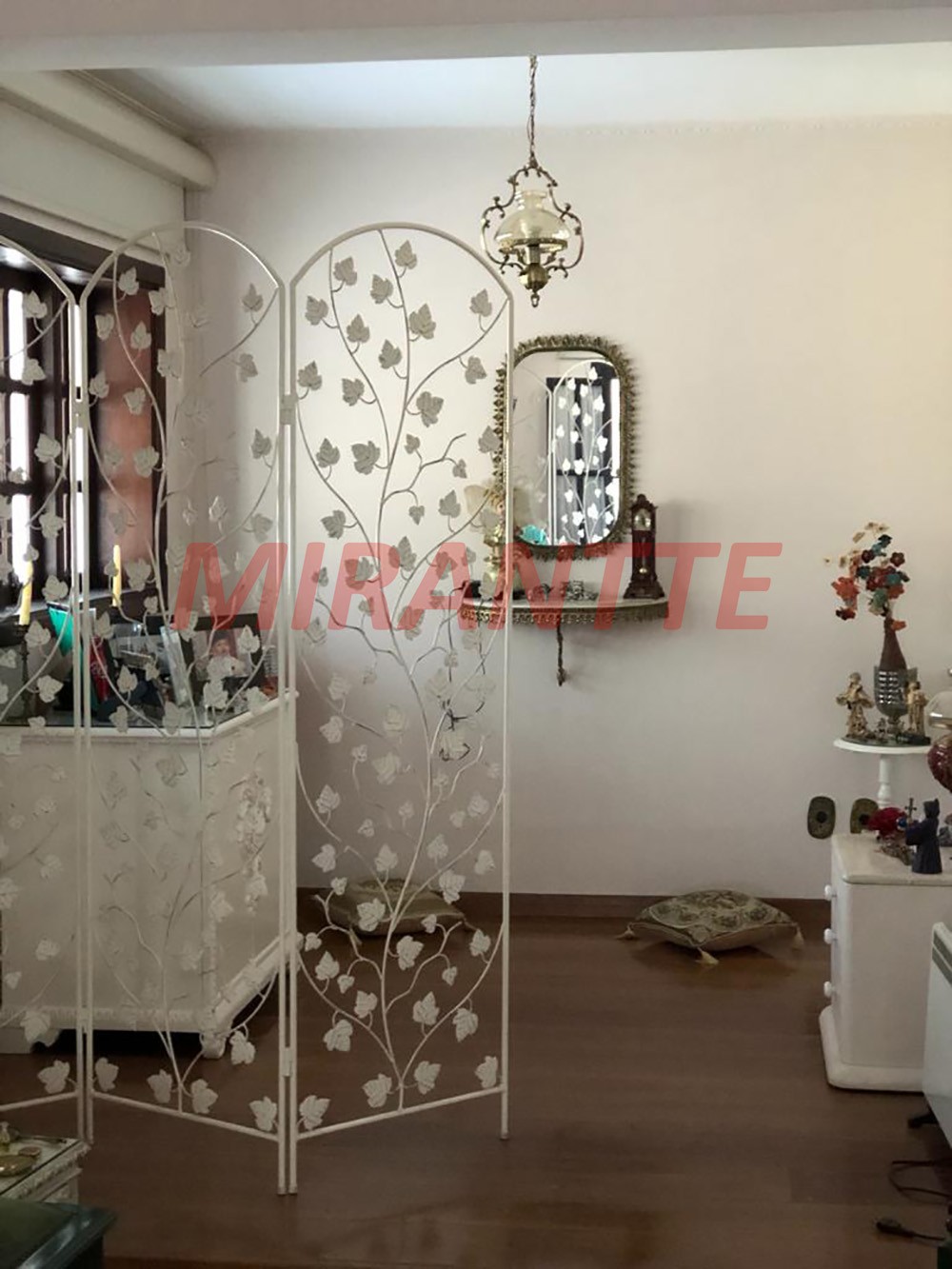 Sobrado de 422m² com 5 quartos em Tremembe