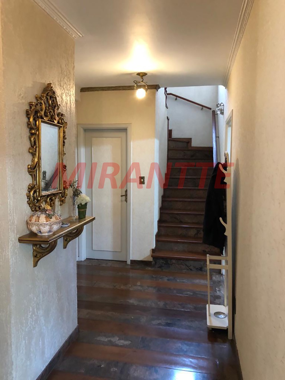 Sobrado de 422m² com 5 quartos em Tremembe